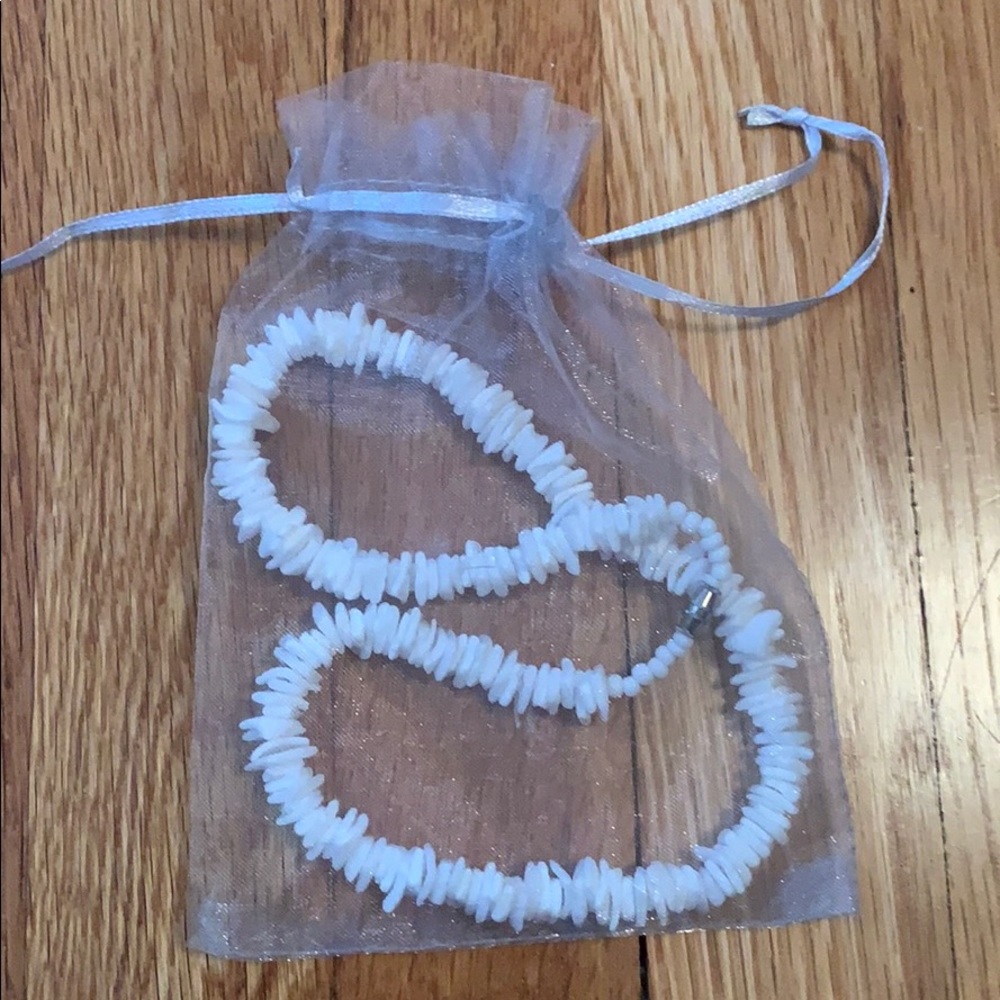 Puka Shell Necklace - Picture 4 of 4